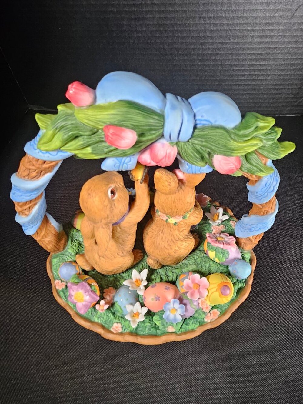 CWC Beautiful Detailed Porcelain Lidded Easter Basket With Gold Accent - Picture 10 of 15